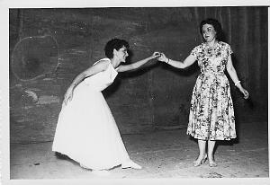 ECOLE DES DAMES AFRICAINES RUE BERANGER ST PIERRE FESTIVITES 1954 1955  (9)
